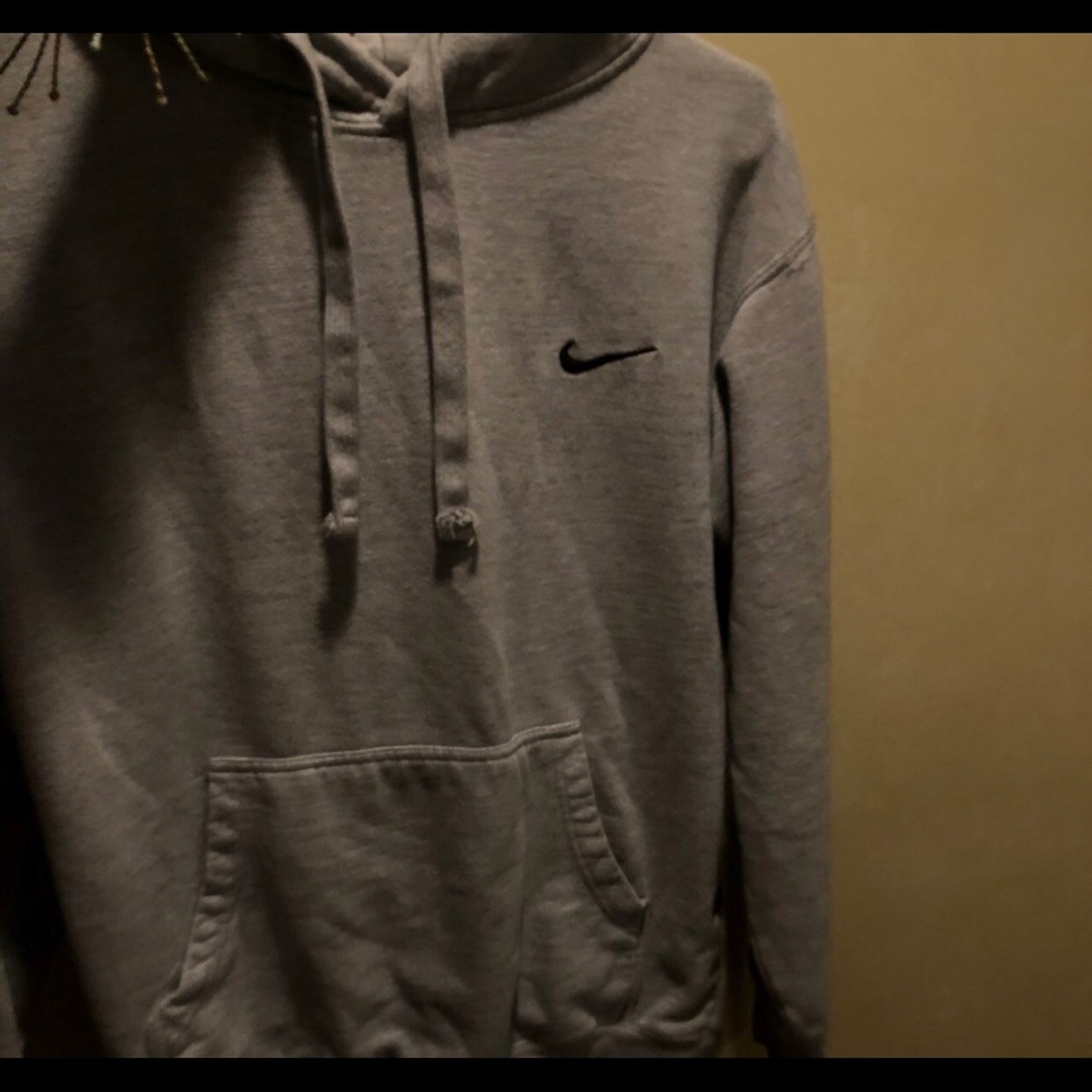 nike sweatshirt